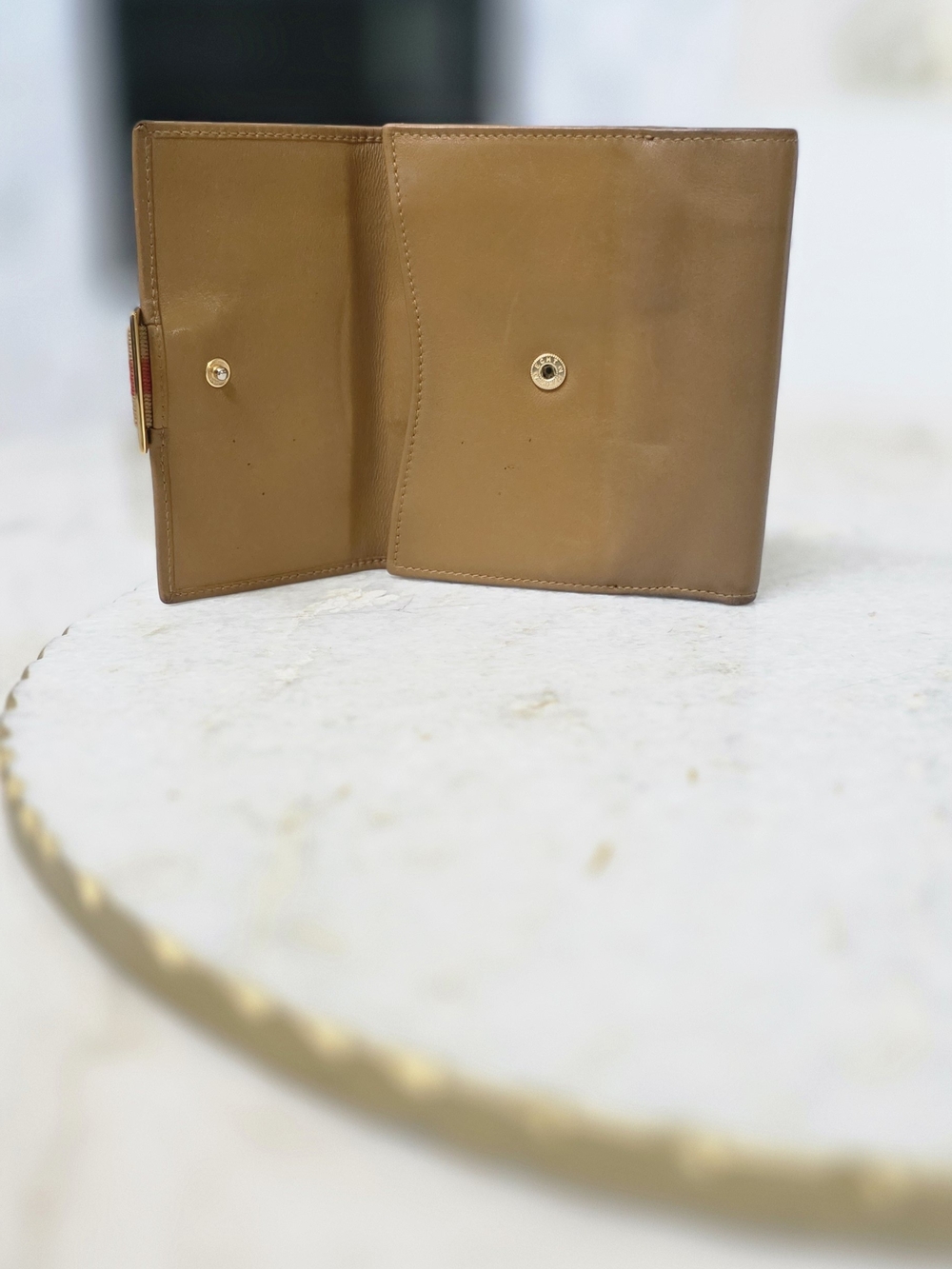 Authentic Vintage Gucci Tan Leather Bifold Wallet Web Stripe Clasp Made in Italy - Picture 8 of 16